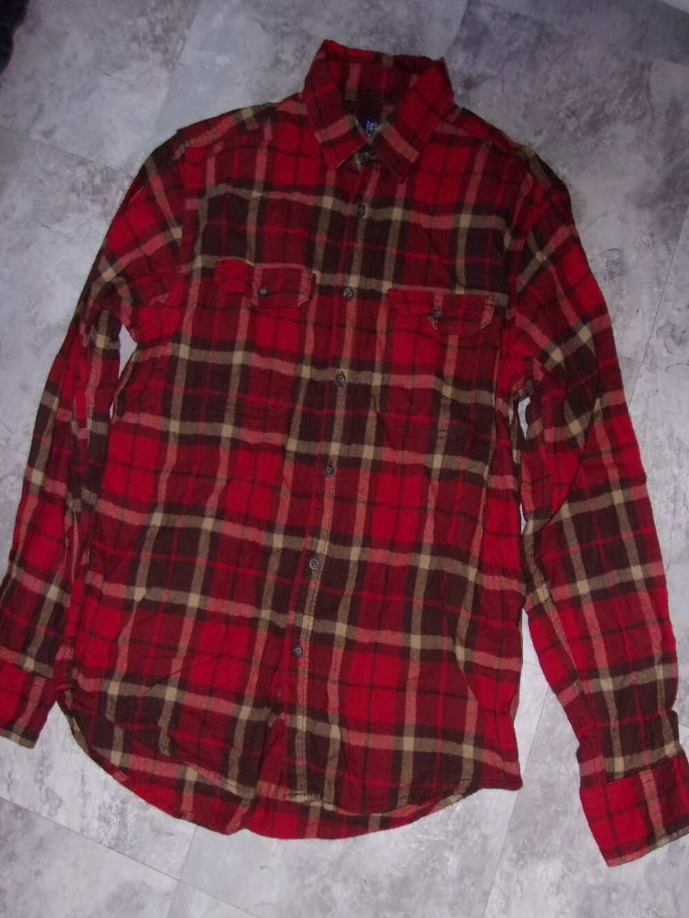 mens size medium plaid red   mens flannel shirt outdoor wear gorpcore